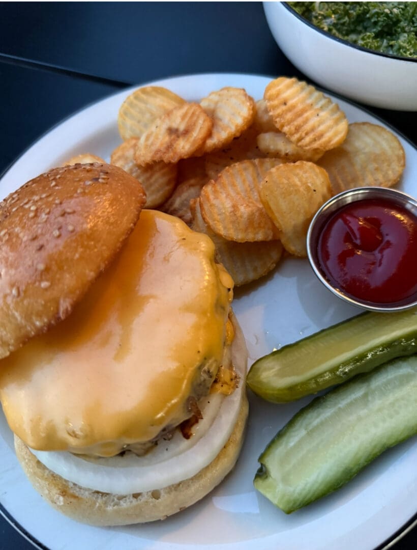 Sag Harbor Yacht Charters - Sag Harbor Tavern